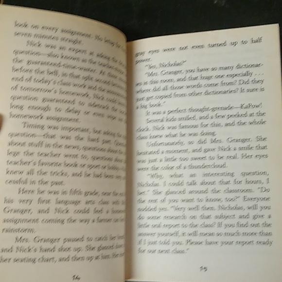 Frindle Andrew Clements Signed Copy Junior Fiction Children's Chapter Book Home - Picture 7 of 7